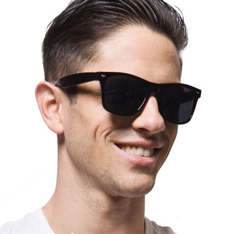 sunglasses for big nose man